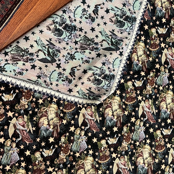 Xmas theme decorative throw/table cloth - Picture 2 of 3